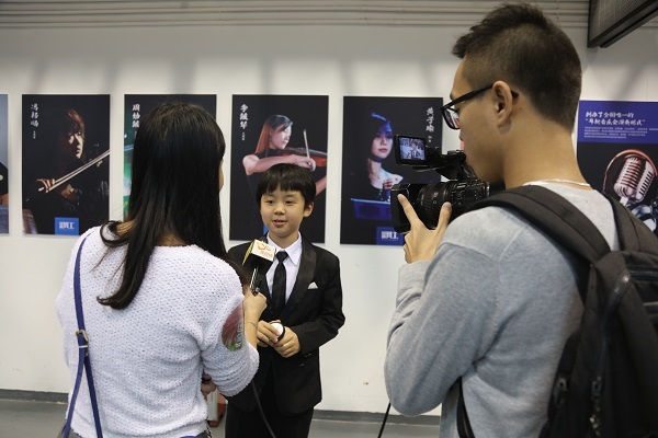 媒体采访大千琴行钢琴演奏嘉宾——刘诗昆艺术中心钟耀鸿 媒体采访大千琴行钢琴演奏嘉宾——刘诗昆艺术中心钟耀鸿