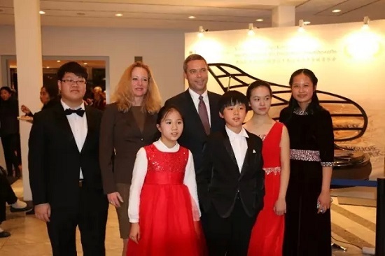 团聚德国大使馆&欧米勒获奖选手圣诞音乐会 团聚德国大使馆&欧米勒获奖选手圣诞音乐会