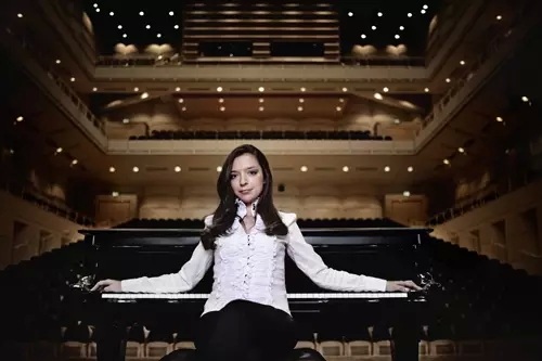 肖邦钢琴大赛首位女性冠军钢琴独奏音乐会 肖邦钢琴大赛首位女性冠军钢琴独奏音乐会