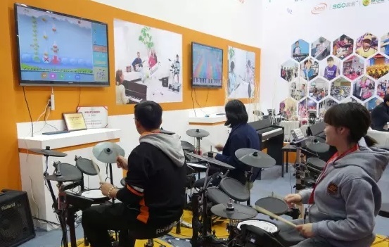 罗兰数字音乐教育博览会现场签约3家加盟店 罗兰数字音乐教育博览会现场签约3家加盟店